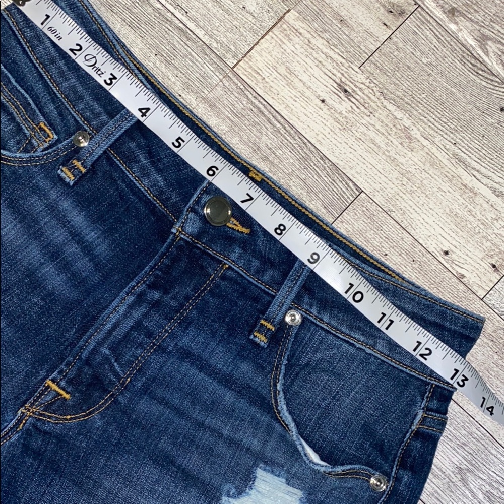Good American Blue Distressed Jean Shorts Size 0 / 25 - Picture 5 of 9